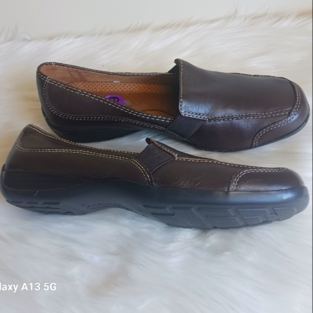 Natural Soul Women's Brown Leather Loafers Sz  6.5 M